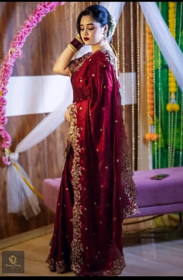 ইন্ডিয়ান জিম্মি চু ভাইরাল শাড়ি